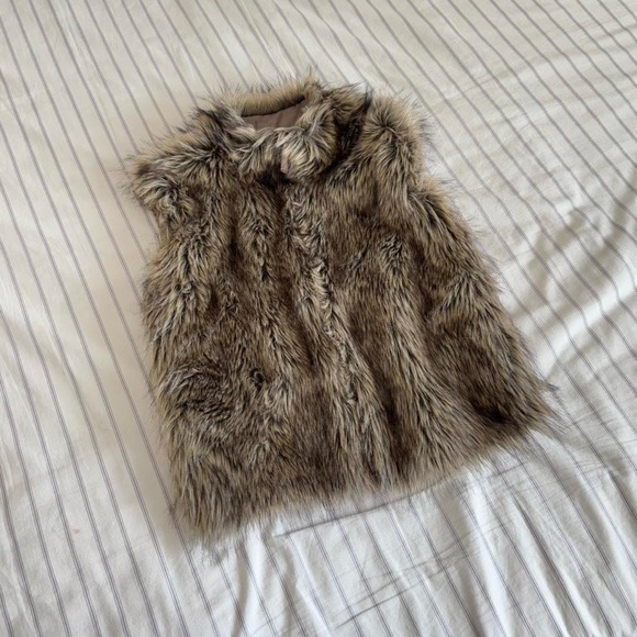 VINTAGE FAUX FUR VEST - Picture 3 of 4